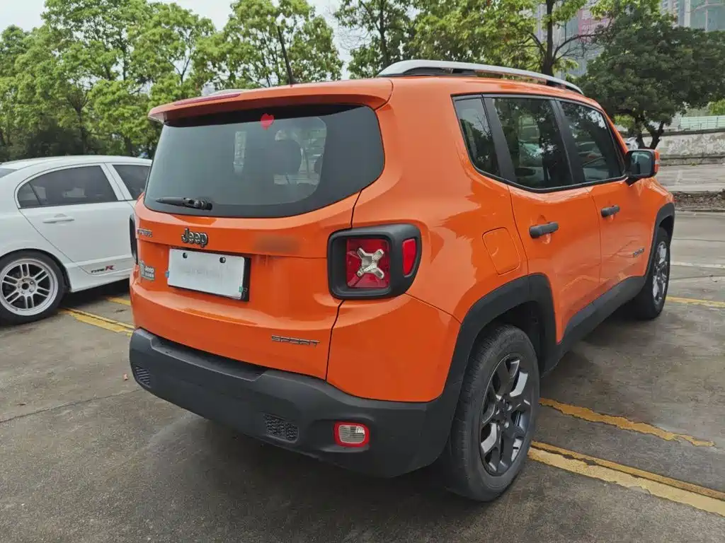 Jeep Renegade 2018 2017 180T Automatic Kinetic Edition+