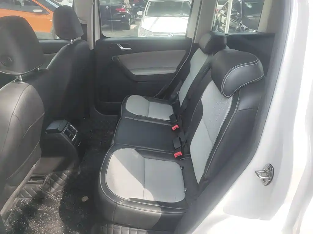 صورة 17 - Škoda Yeti