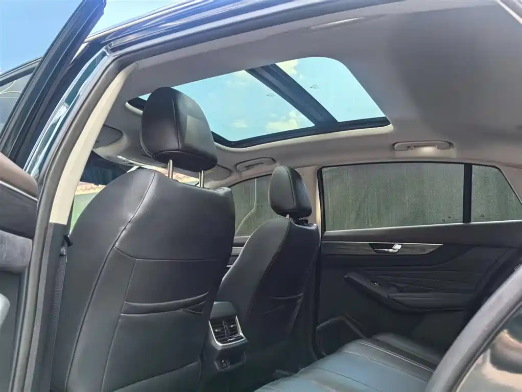 DONGFENG YI HYUN MAX