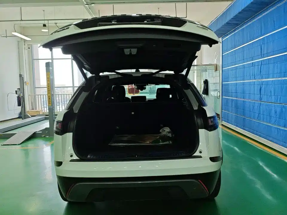 Фото 7 - Land Rover Range Rover Velar