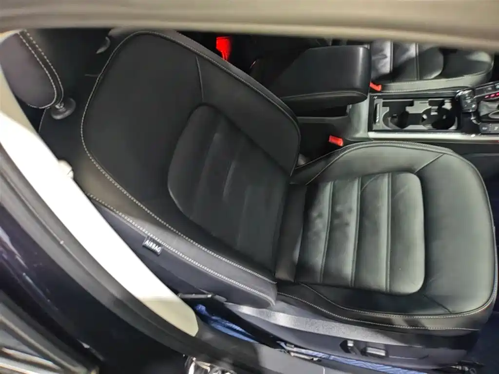Volkswagen Passat 2017 280TSI DSG Prestige фото 25