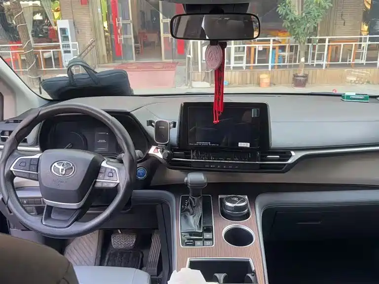 Toyota Granvia 2024 2024 2.5L Hybrid Comfort