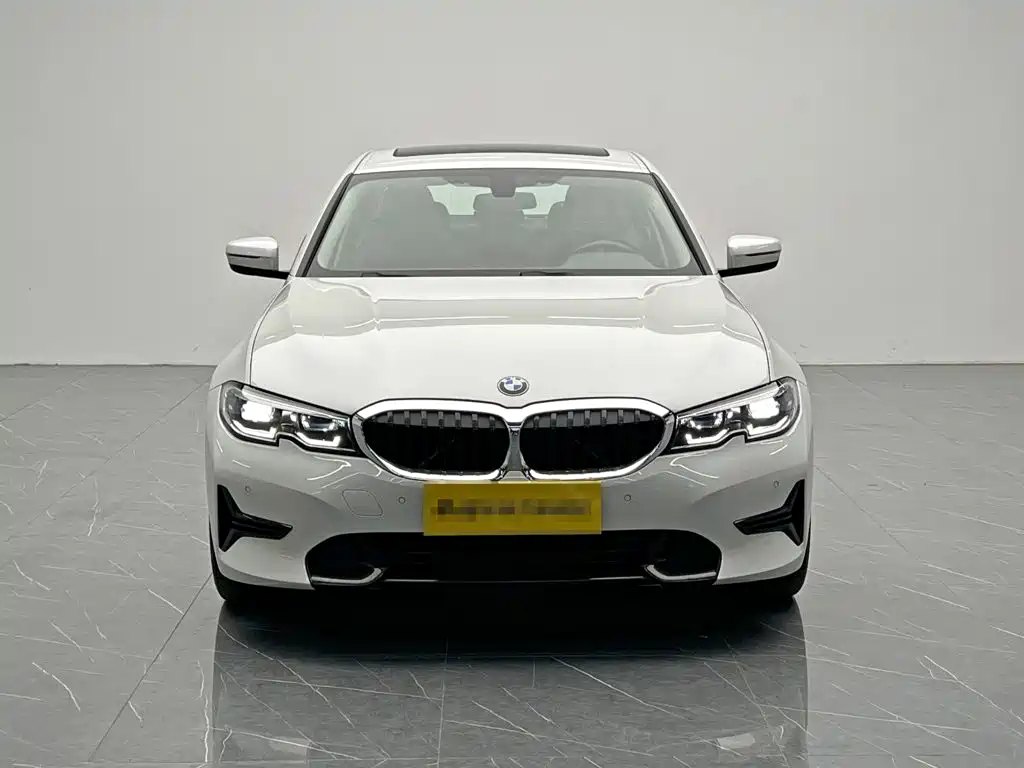 Photo 2 - BMW 3 Series