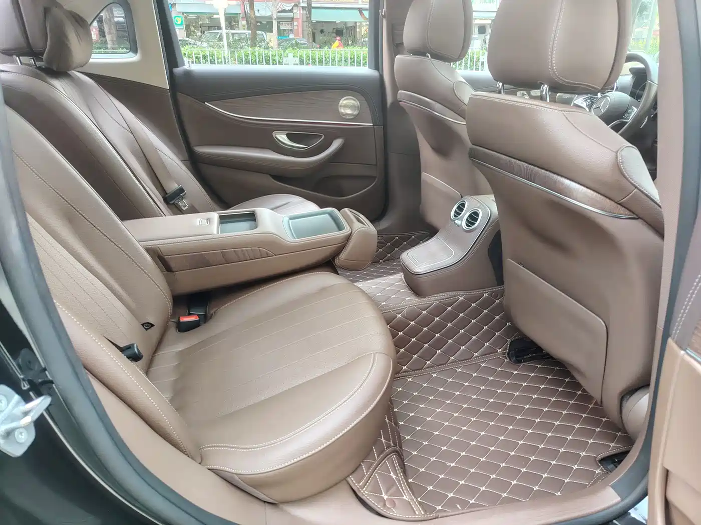 Mercedes-Benz E-Class 2021 E 300 L Fashion фото 22
