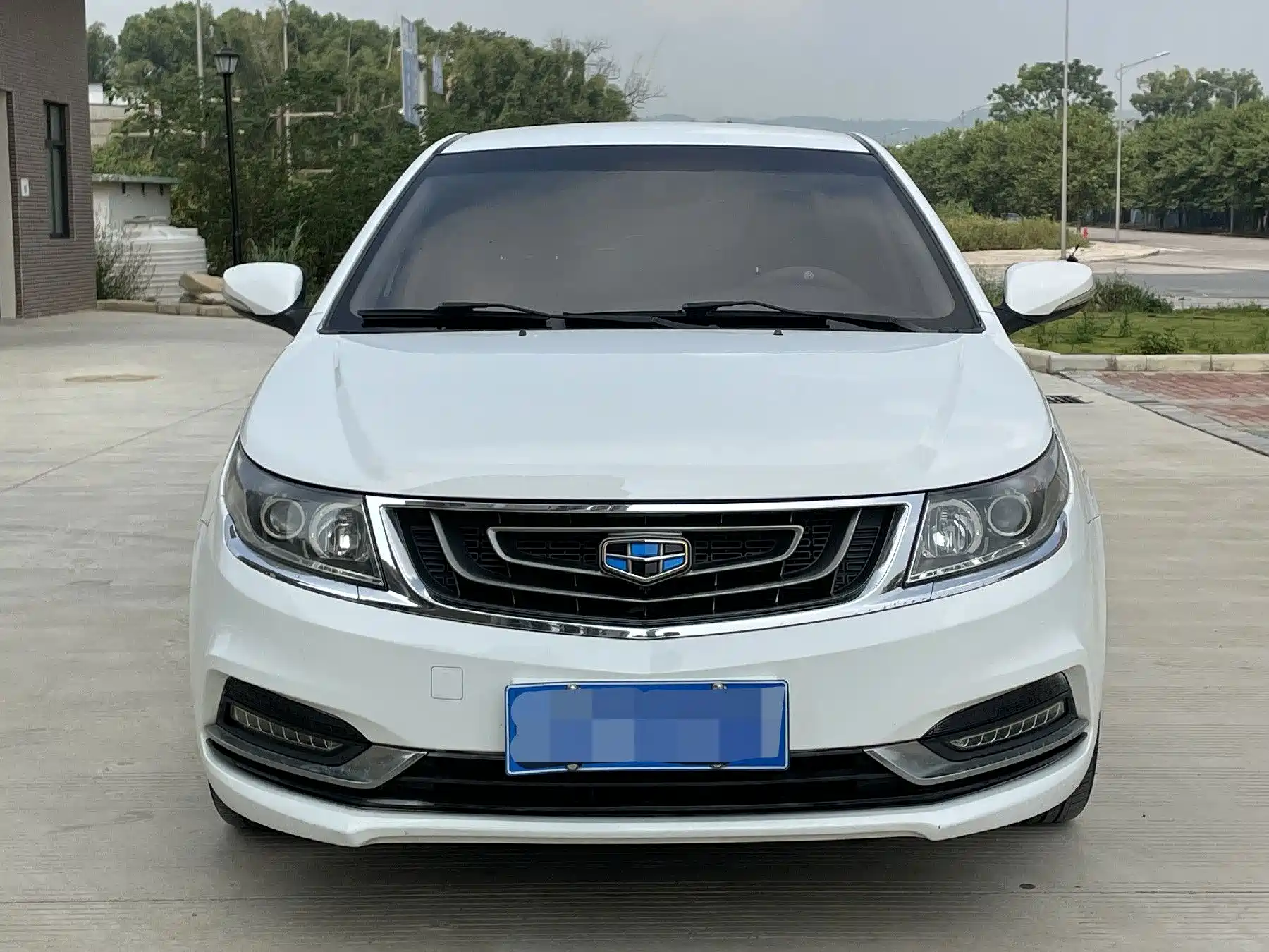 Фото 2 - Geely Vision