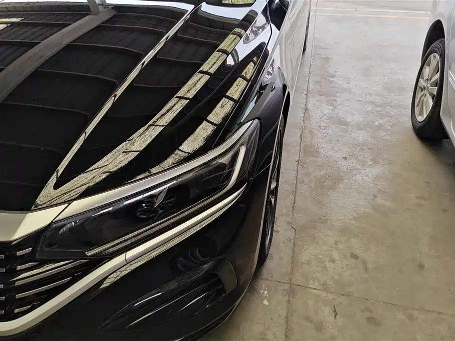 Volkswagen Passat 2022 330TSI Elite Edition фото 5