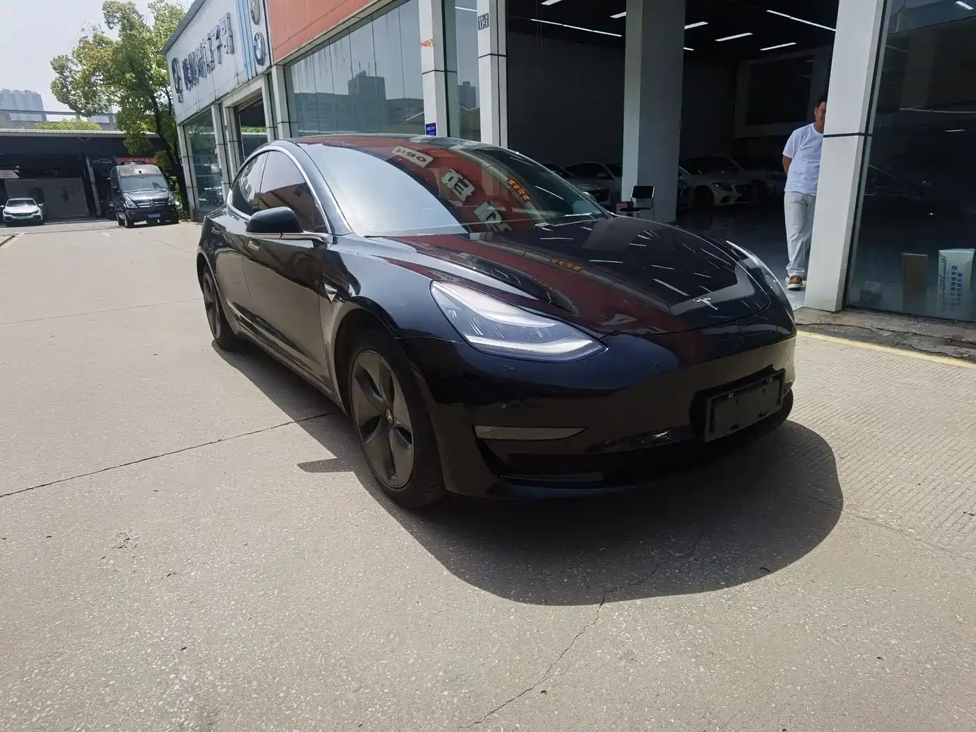 TESLA MODEL 3