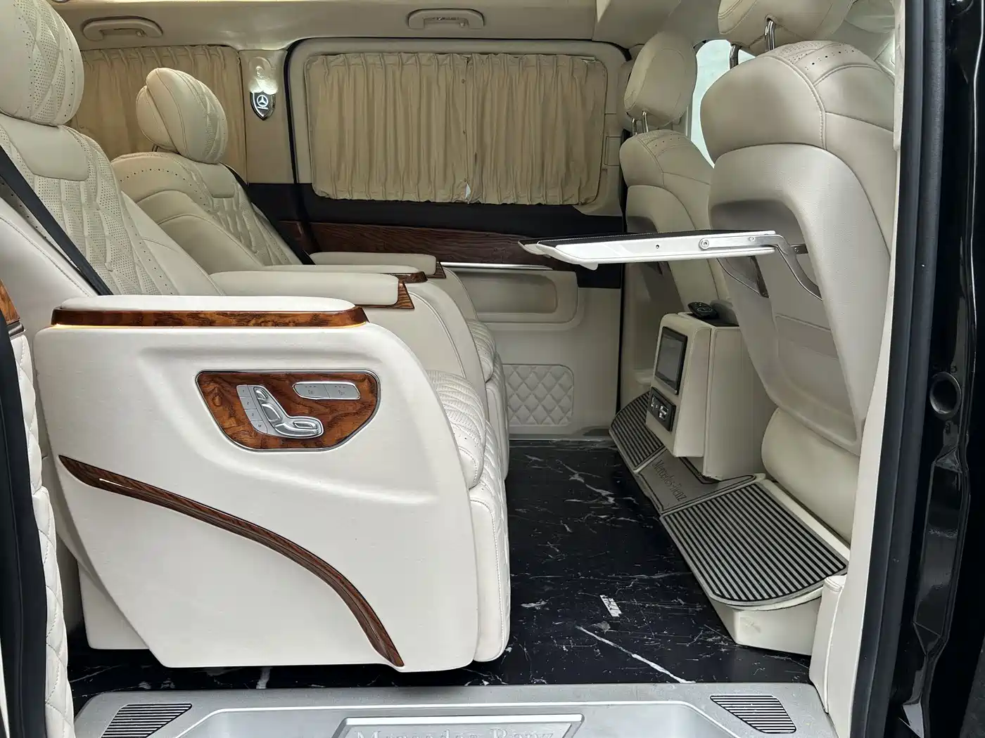 Mercedes-Benz V-Class 2021 V 260 L Long Wheelbase Luxury Edition фото 14
