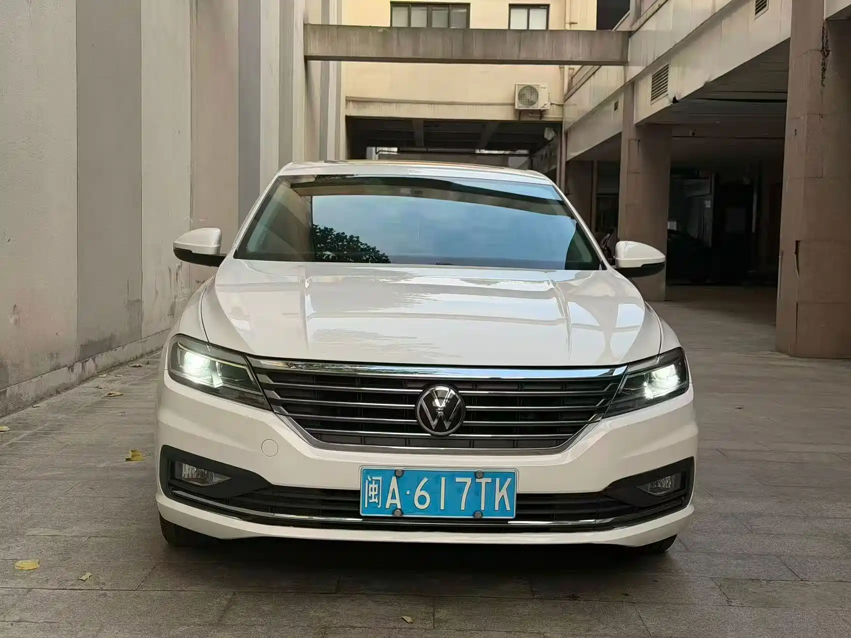 صورة 2 - Volkswagen Lavida