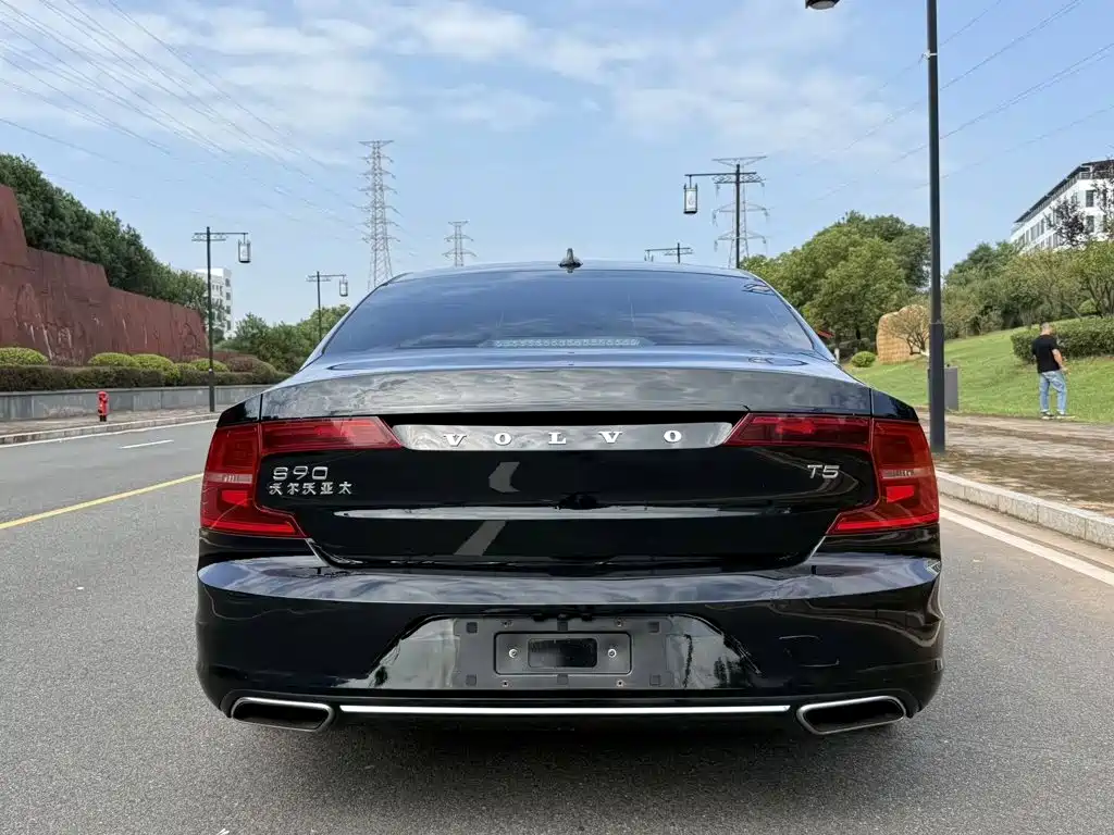 Фото 5 - Volvo S90
