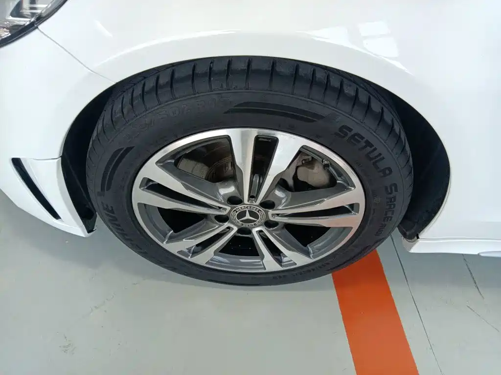 Фото 25 - Mercedes-Benz C-Class