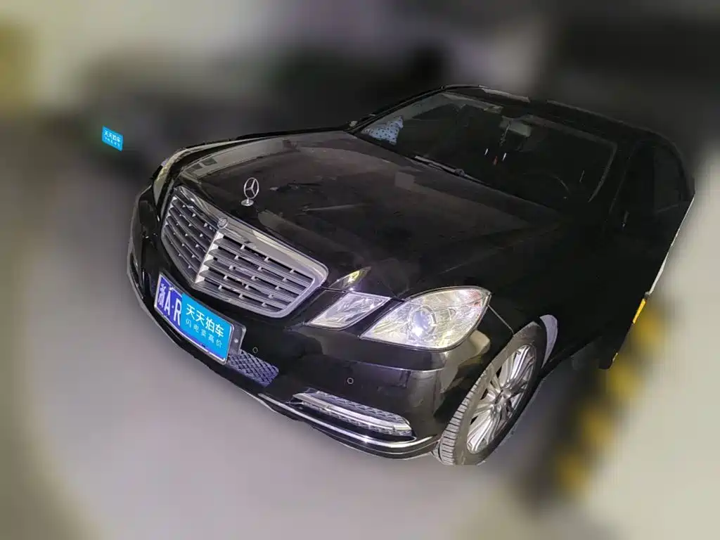 Фото 1 - Mercedes-Benz E-Class
