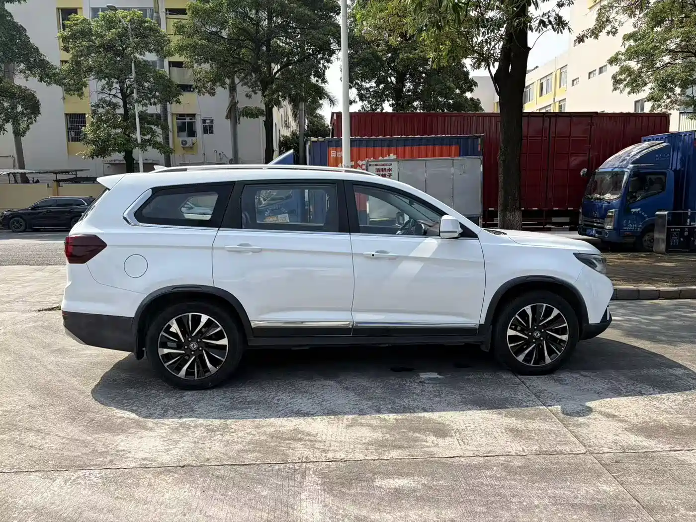 Dongfeng Fengxing Fengxing T5L 2019 2019 1.5T CVT Luxury Type 7-seater