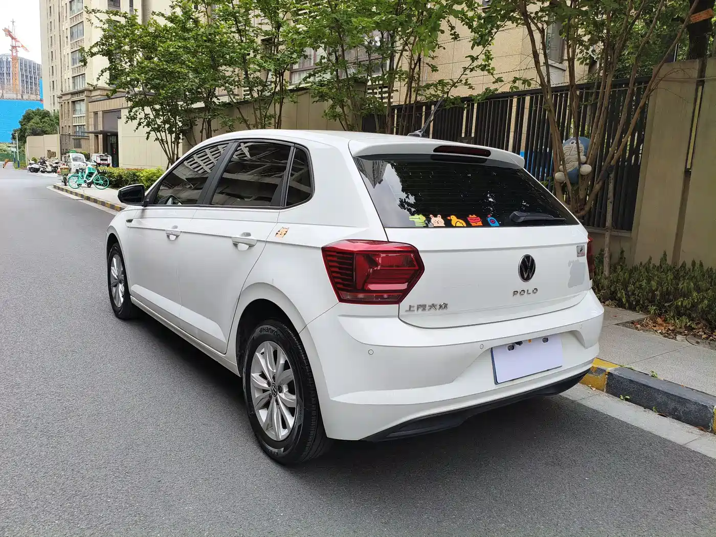 VOLKSWAGEN POLO