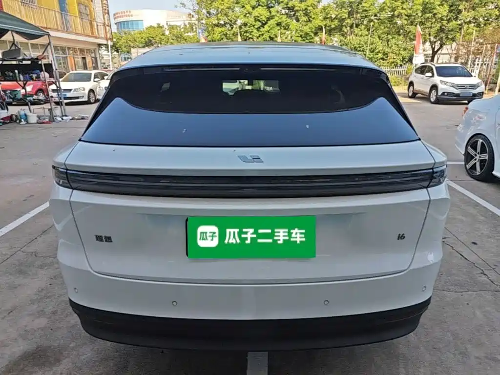 Li Auto i6 2026 2025 2WD Base Model