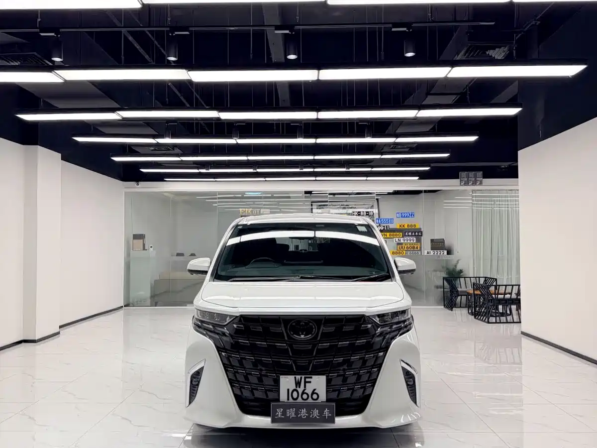 Toyota Alphard 2024 Hybrid 2.5L Ultimate Enjoyment Edition фото 2