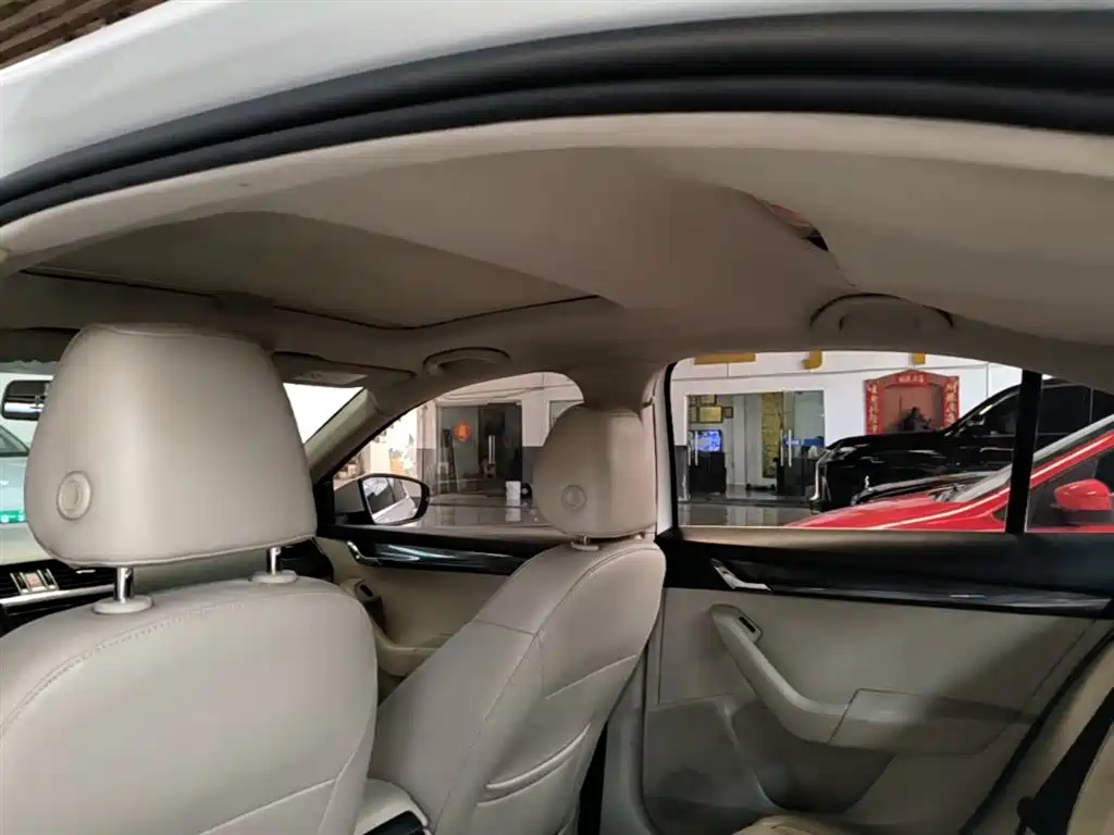Škoda Octavia 2015 1.6L Automatic逸俊版 фото 18