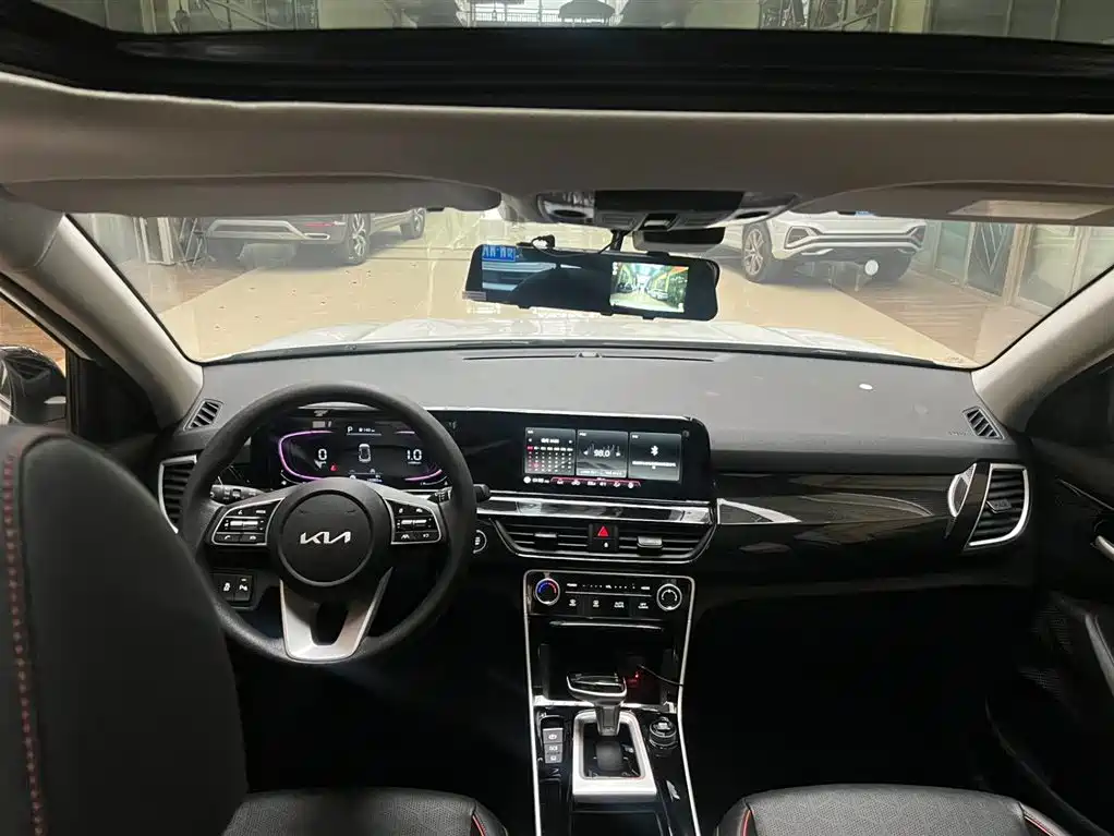 Kia Seltos 2023 1.5L CVT Luxury Edition фото 17