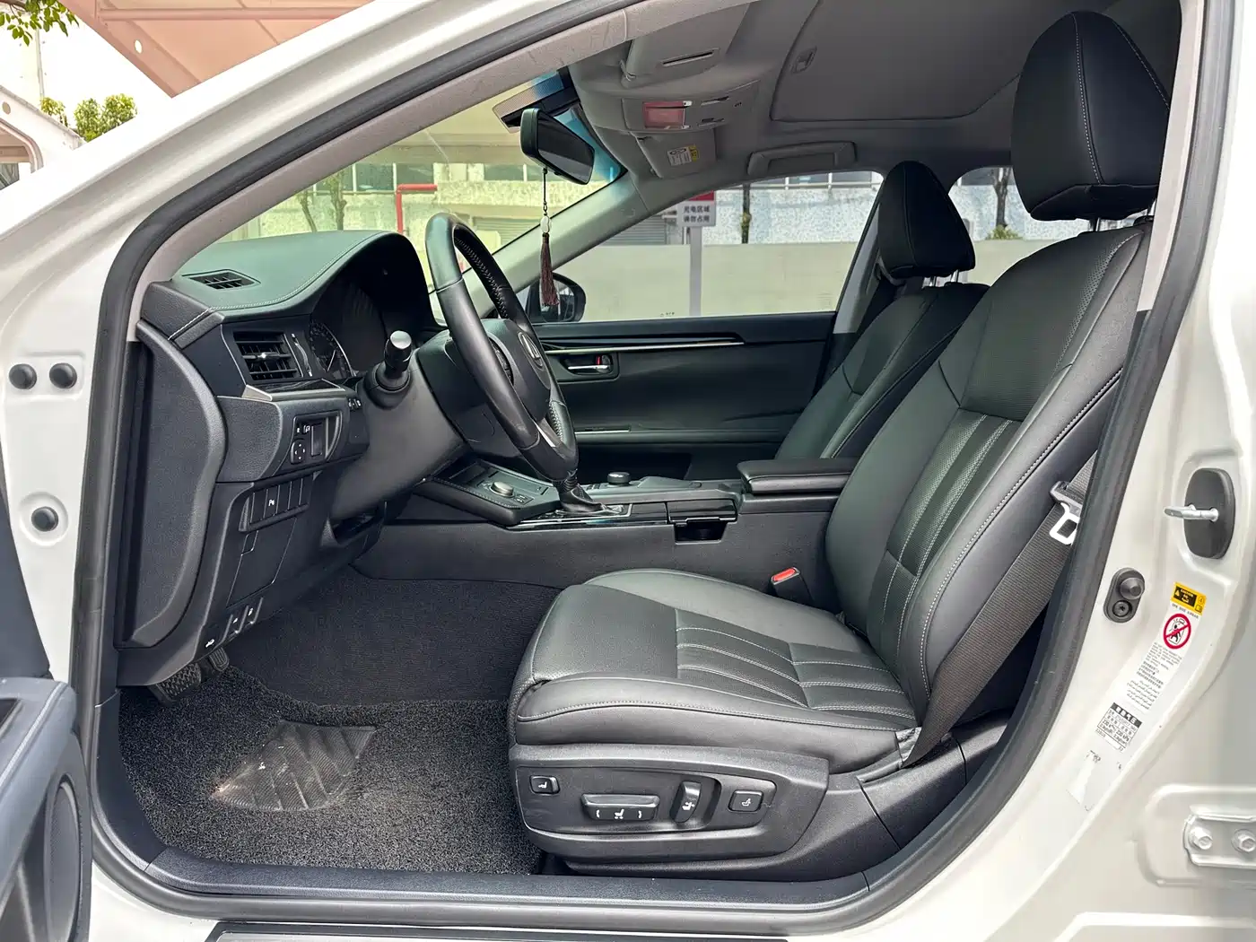 Lexus ES 2015 200 Elite Edition фото 8