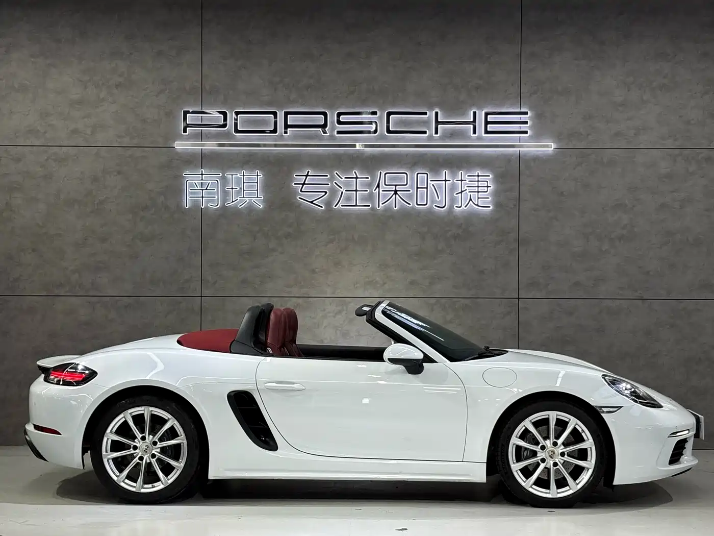 Porsche 718 2016 Boxster 2.0T фото 4