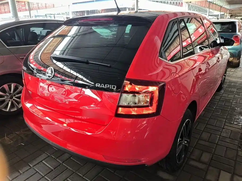 Škoda Skoda Rapid Spaceback 2016 Facelift 1.6L Automatic Smart Edition фото 7