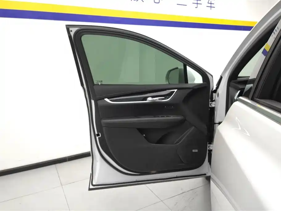 Cadillac XT5 2023 2.0T 2WD Fashion Edition фото 7