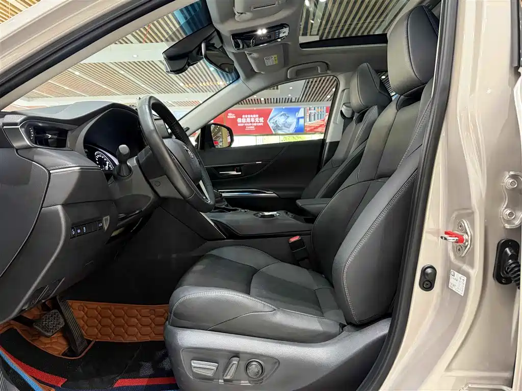 Toyota Venza 2022 2.0L CVT 2WD Premium фото 10