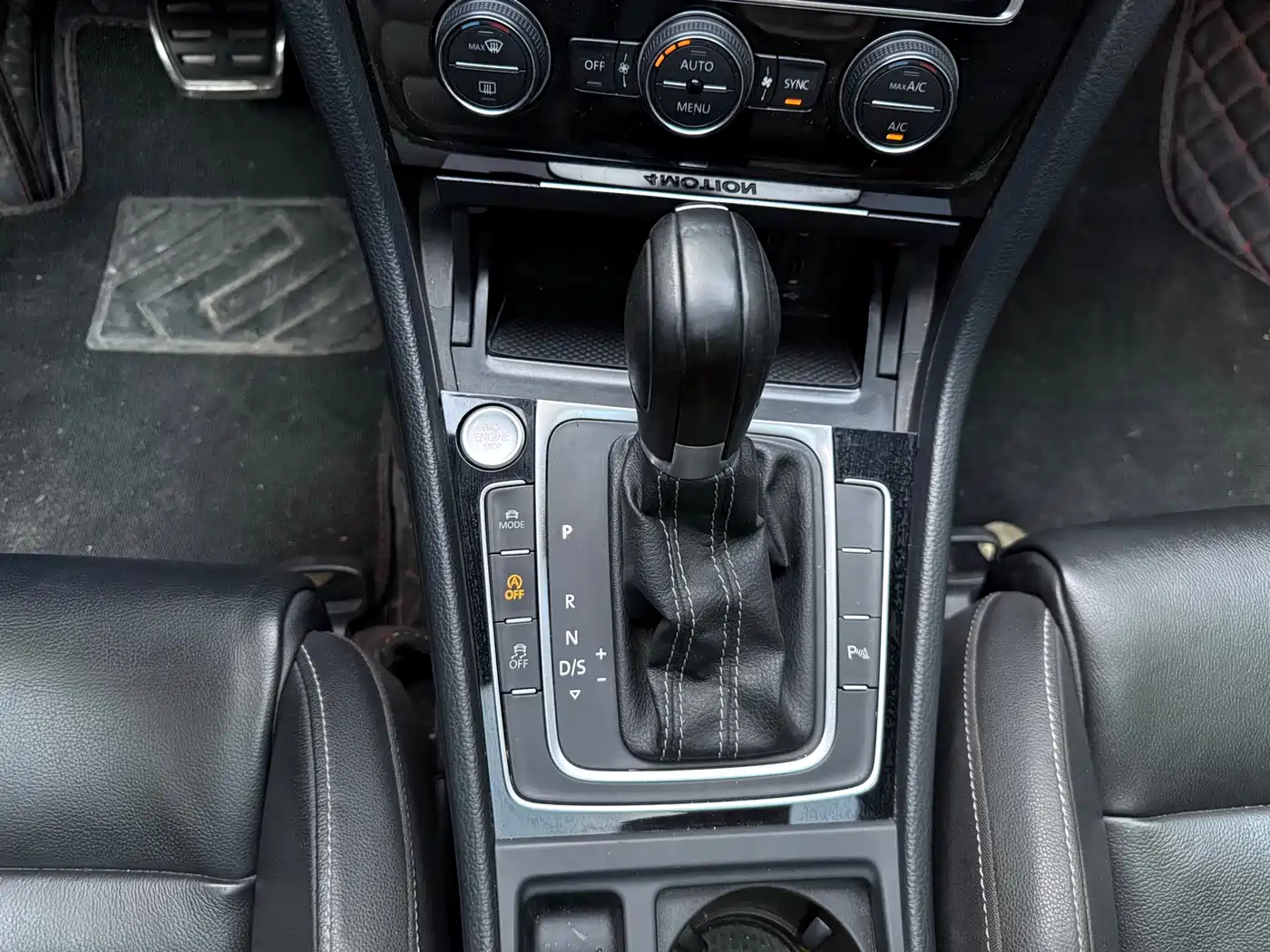 Volkswagen Golf (Import) 2015 2.0TSI R фото 15