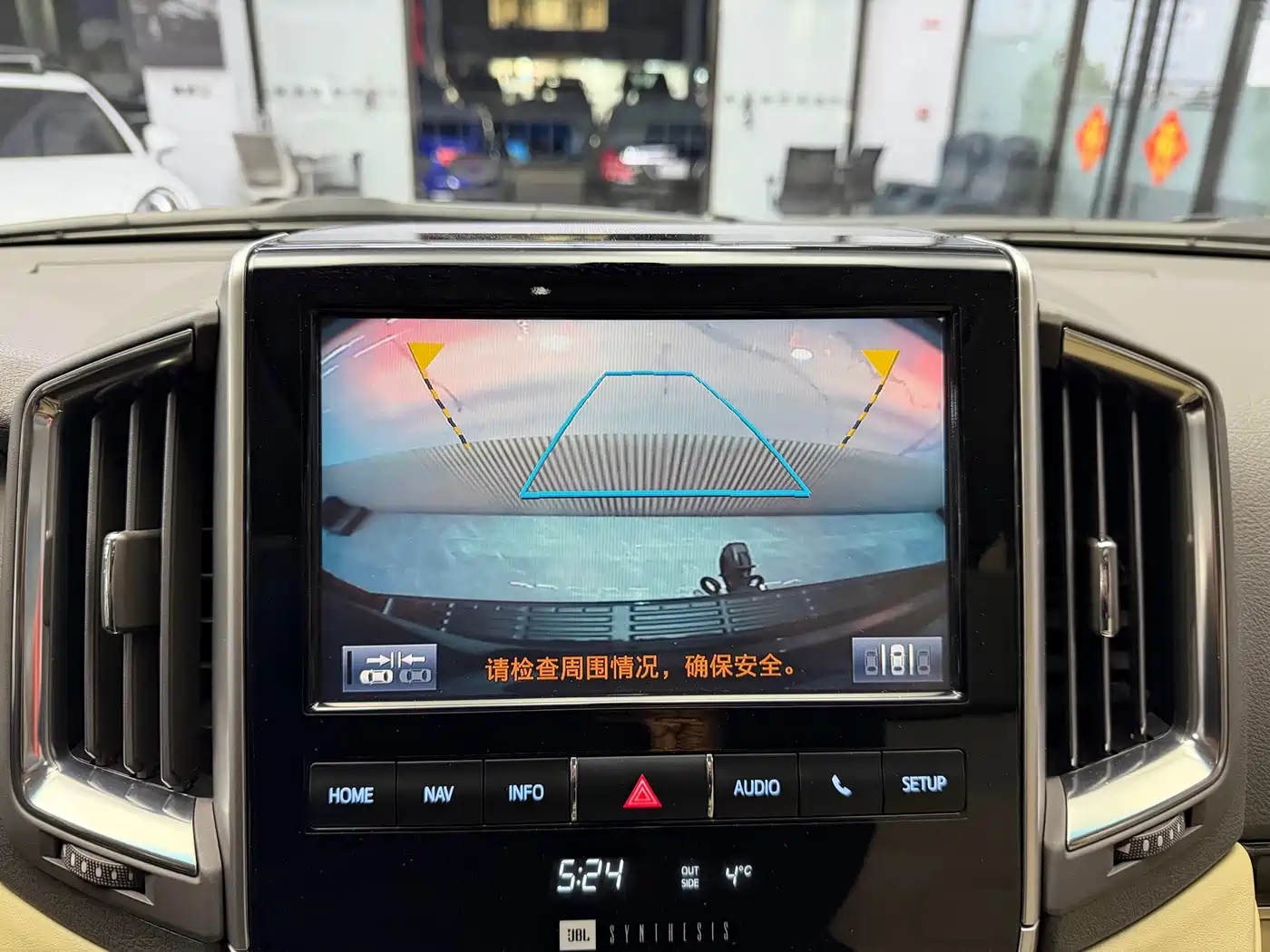 Toyota Land Cruiser 2016 4.0L Automatic VX-R фото 9