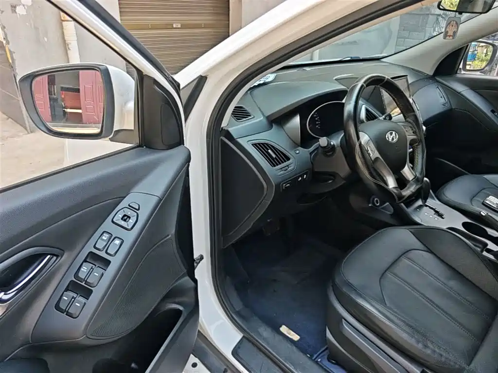 Hyundai Beijing Hyundai ix35 2015 2.0L Automatic 2WD Smart Type China IV фото 16