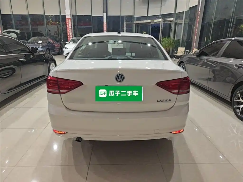Volkswagen Lavida 2017 1.6L Automatic Trend Edition фото 6