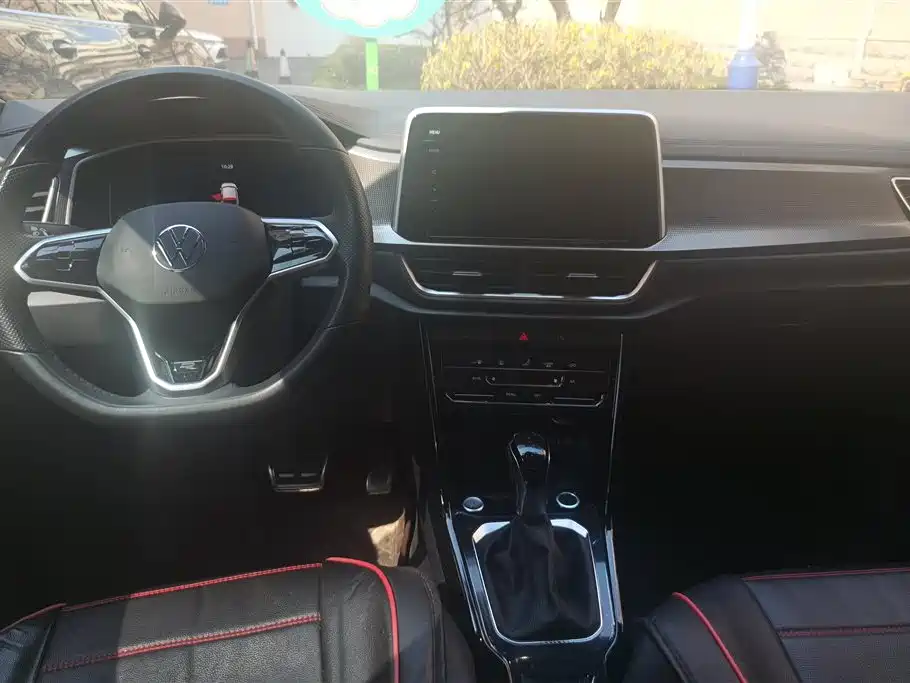 VOLKSWAGEN T ROC EXPLORING SONGS