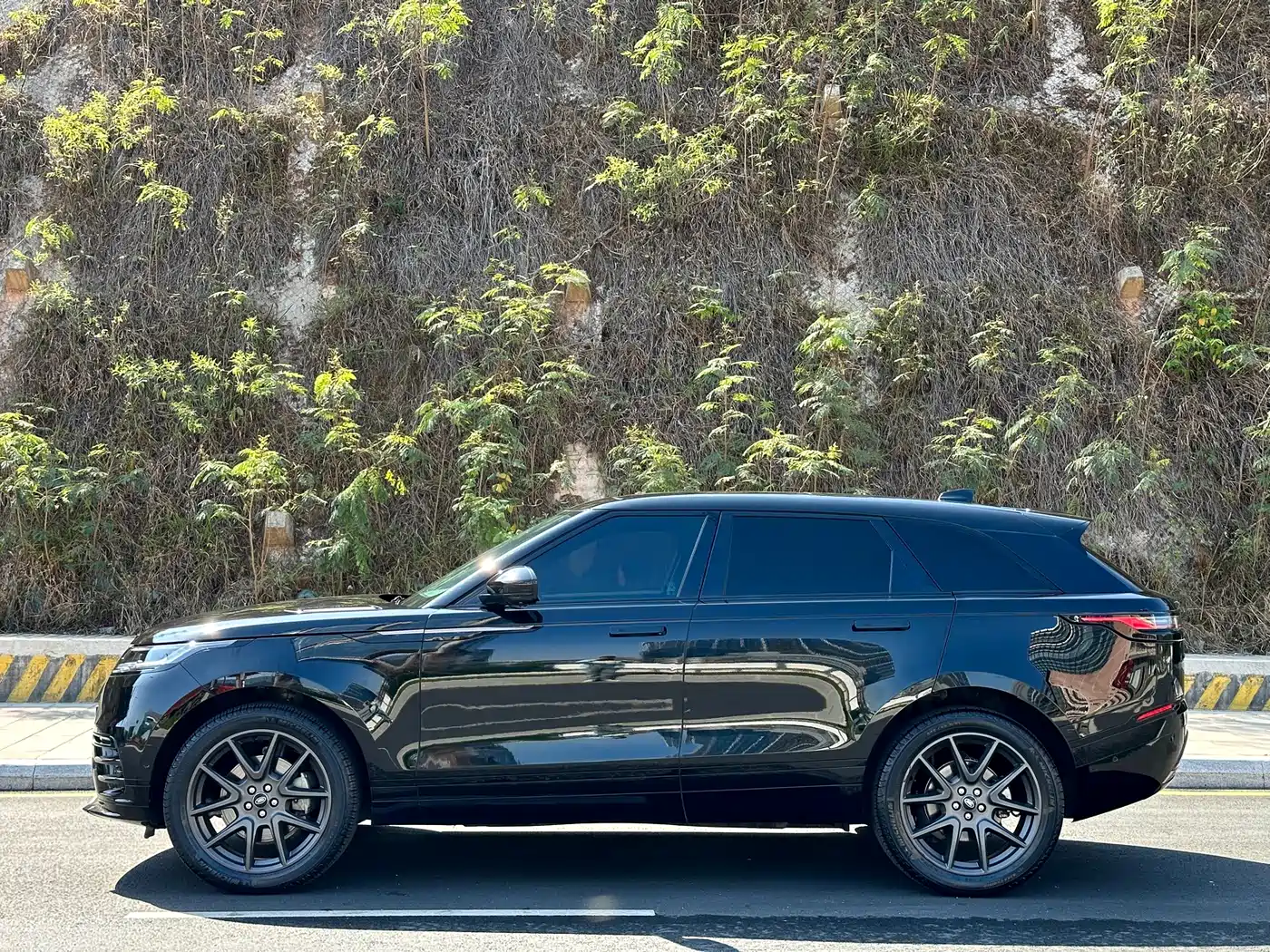 Land Rover Range Rover Velar 2024 Dynamic HSE фото 4