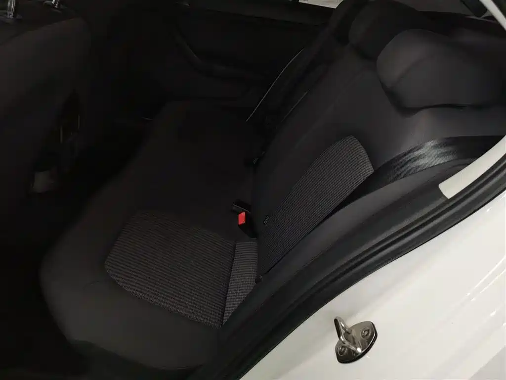 Volkswagen Santana 2018 1.5L Manual Trend Edition фото 17