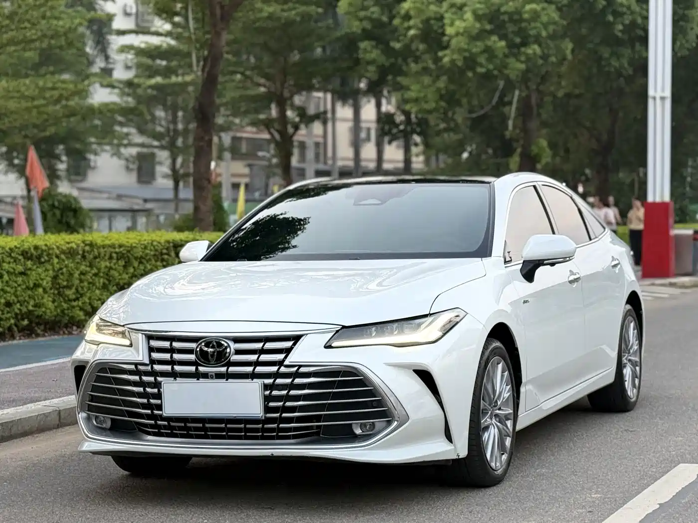 Toyota Avalon 2025 2024 Model Hybrid 2.0L Prestige Edition