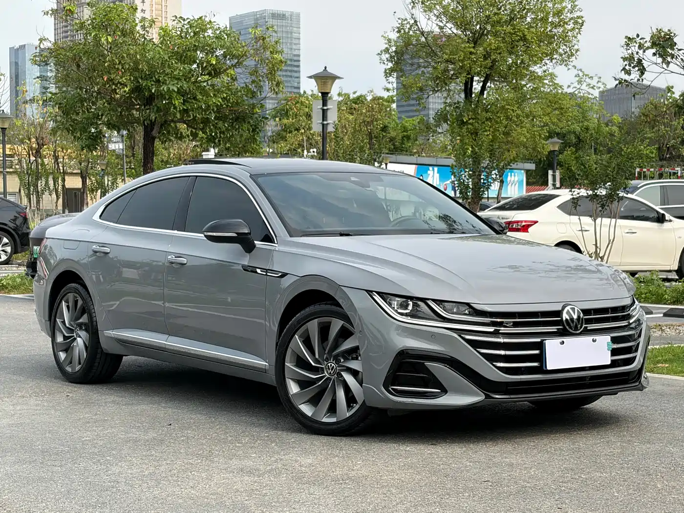 Volkswagen FAW-Volkswagen CC 2023 380TSI Eye-catching Edition фото 3