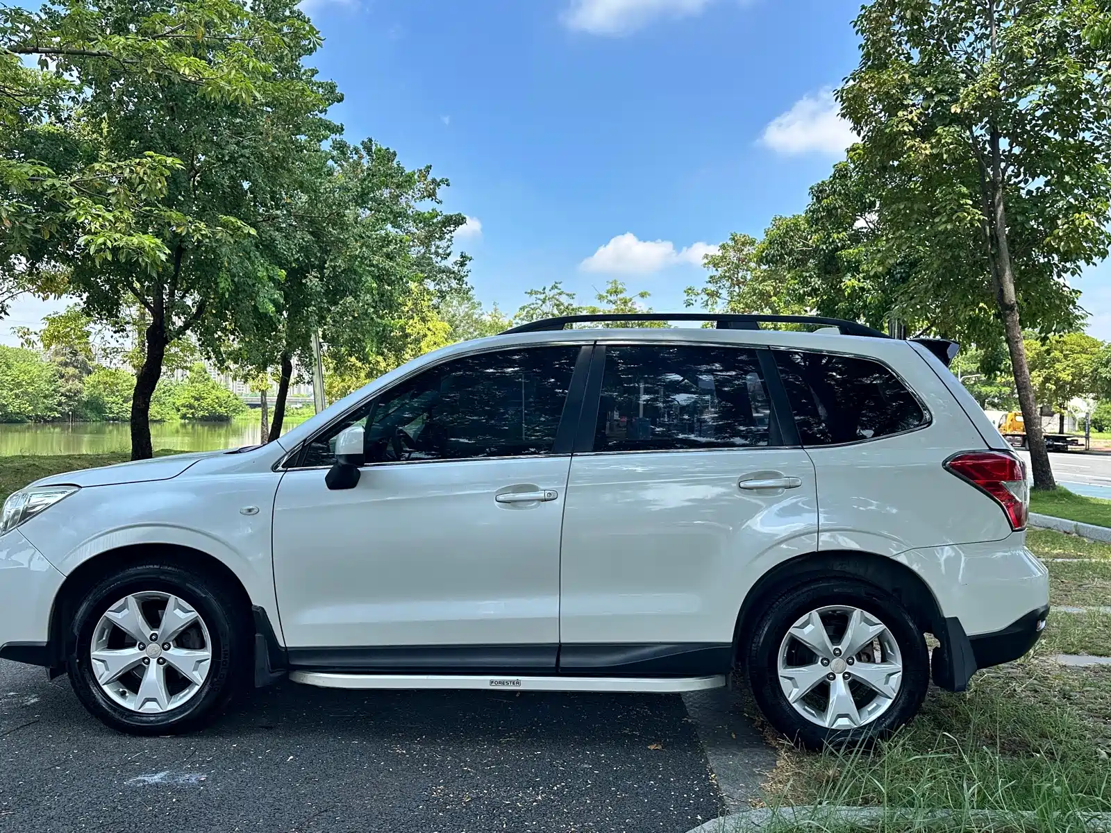 Photo 5 - Subaru Forester