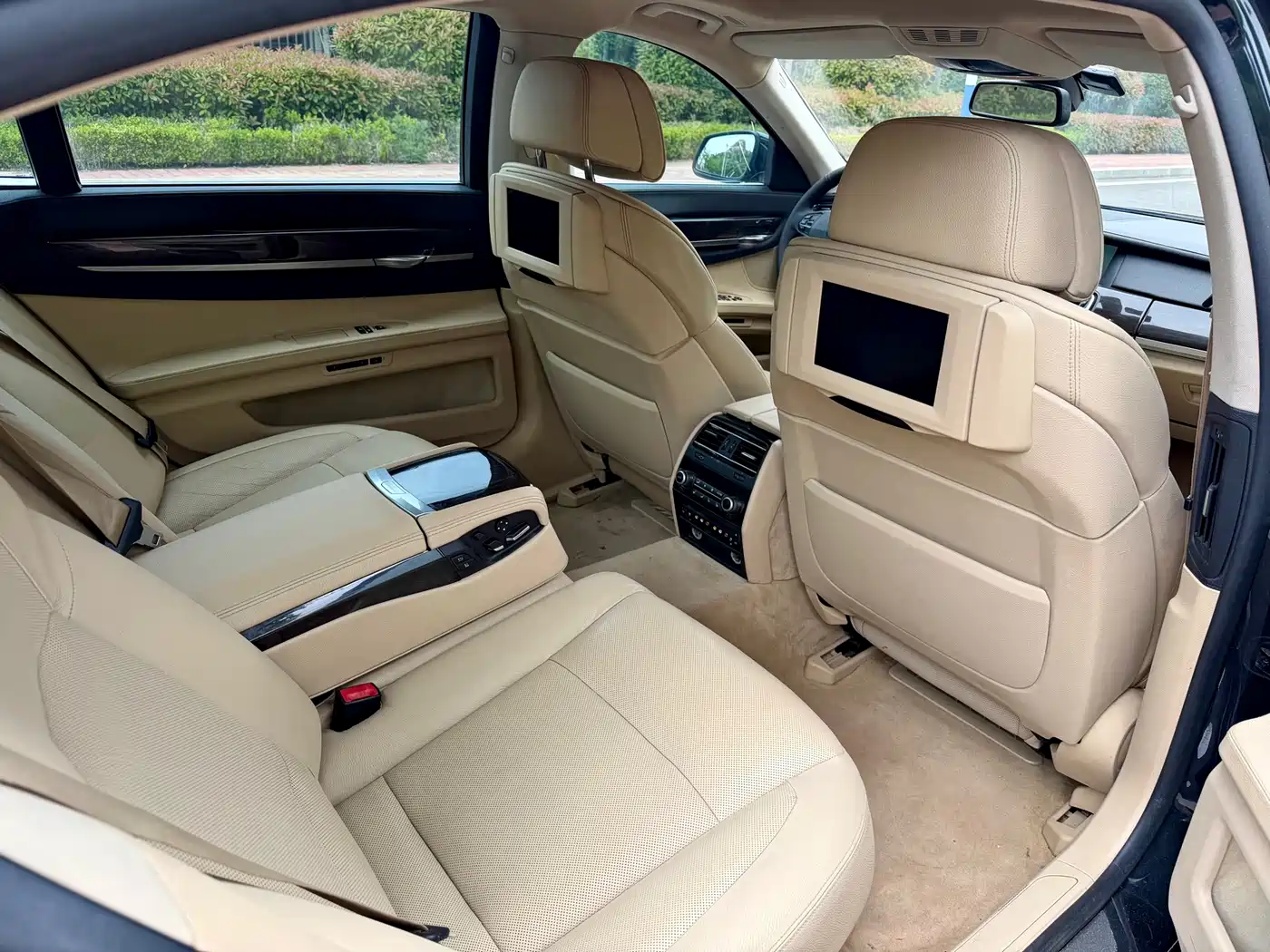 BMW 7 Series 2011 730Li Elegance фото 12