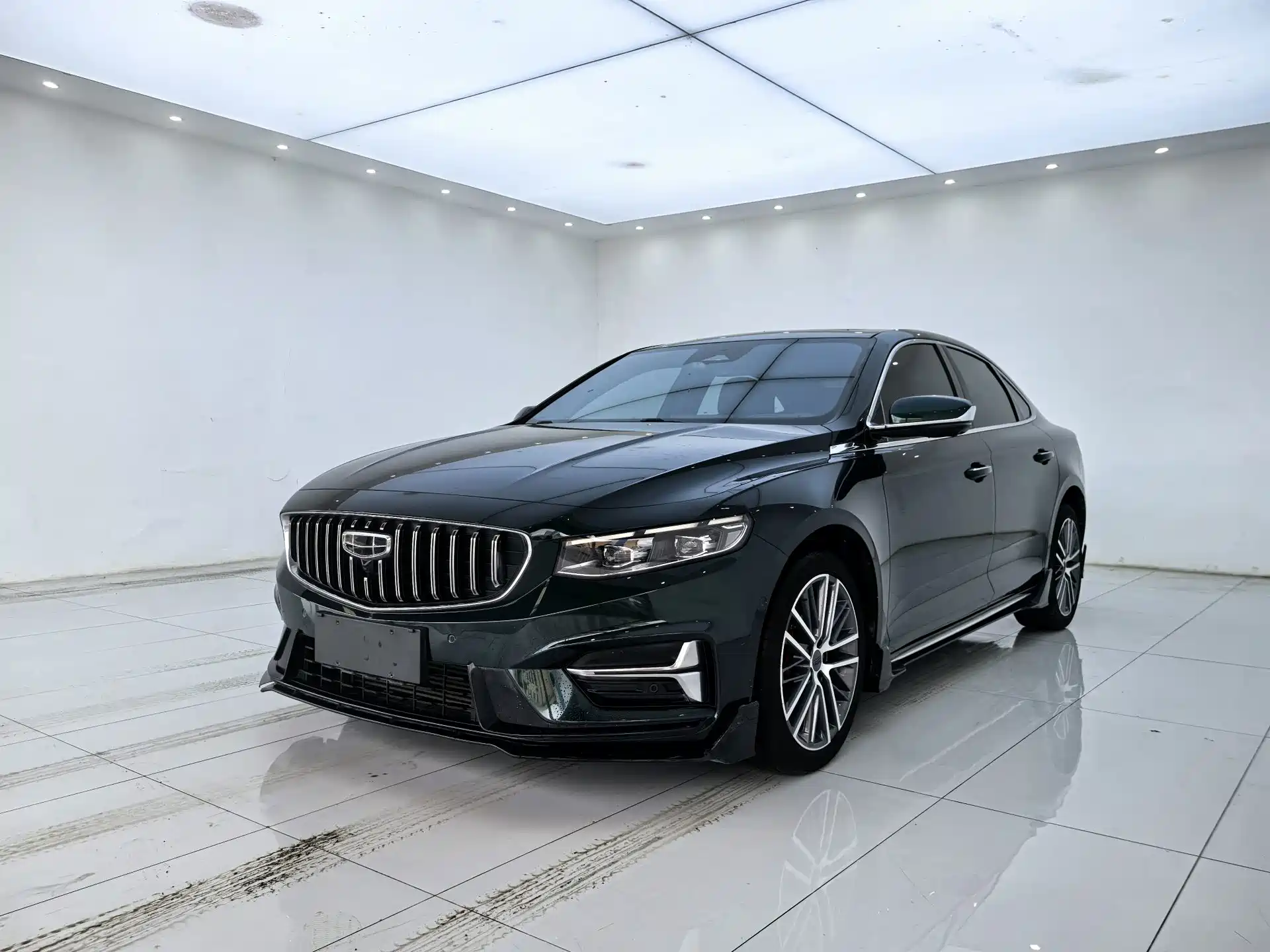 Фото 1 - Geely Preface