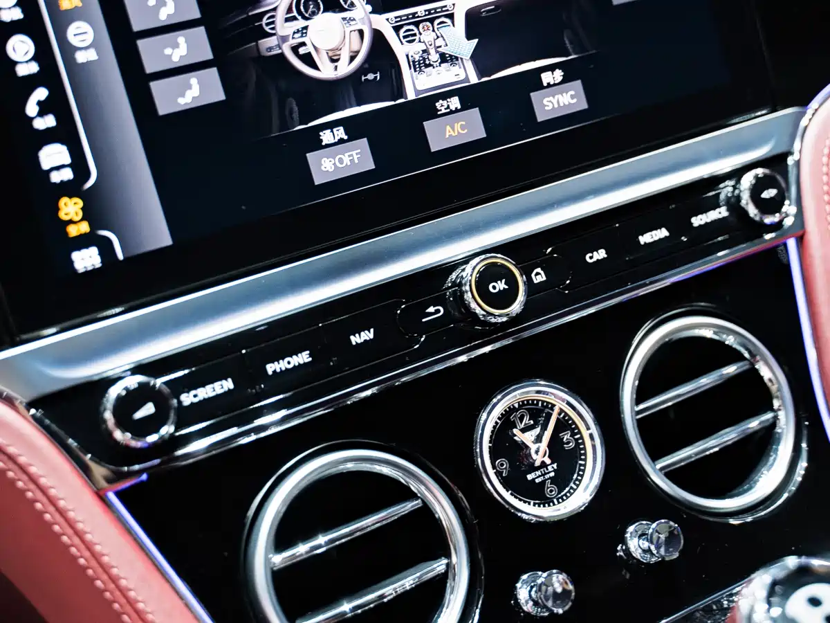 Bentley Continental 2024 4.0T GT V8 фото 30