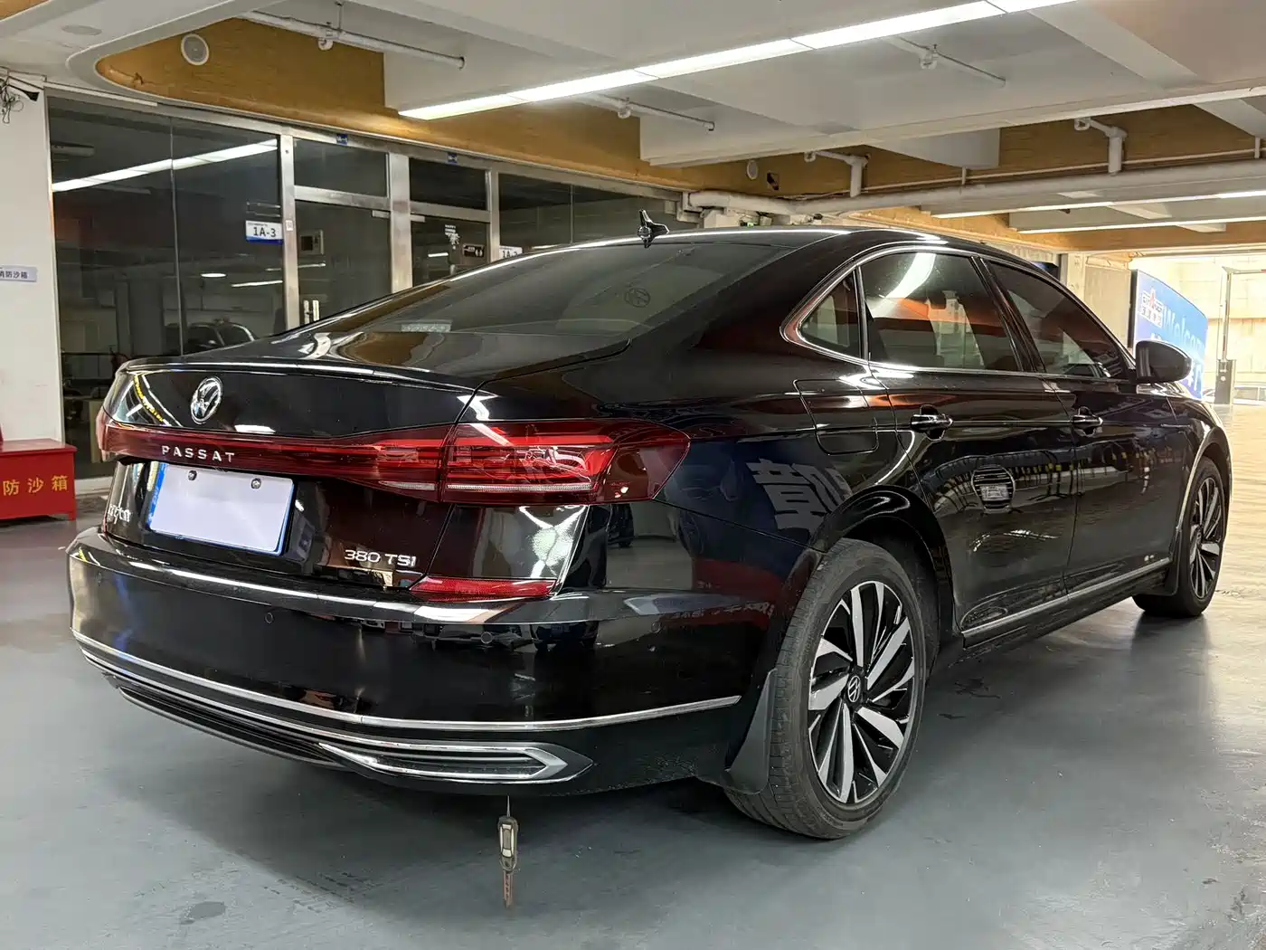 Volkswagen Passat 2025 Outstanding 380TSI Dragon Glory Edition фото 20