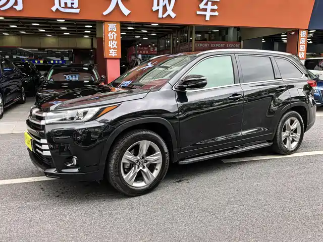 TOYOTA HIGHLANDER