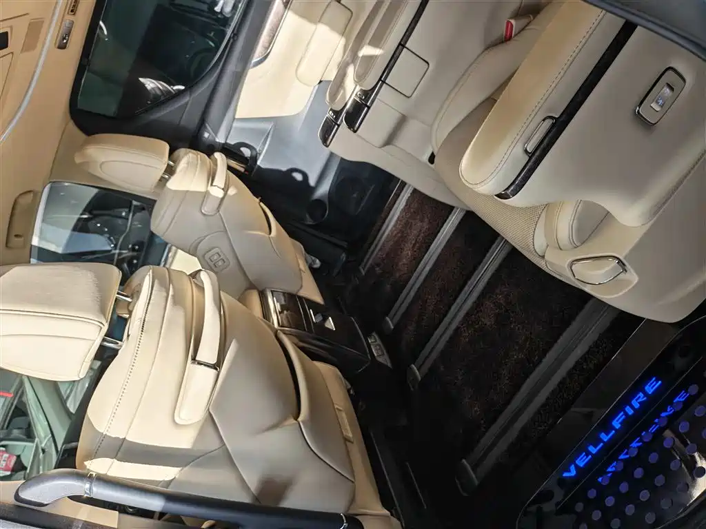 Toyota Vellfire 2021 Crown Hybrid 2.5L HV Premium Edition фото 10