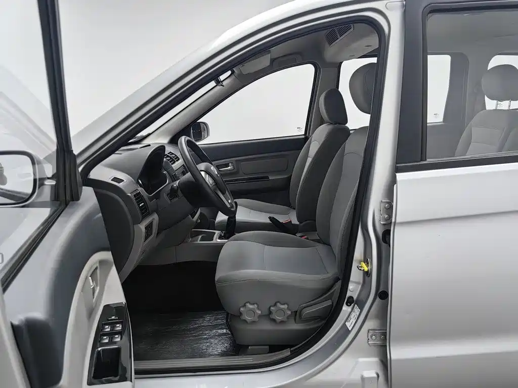 BAIC Weiwang M20 2015 2014 1.5L Comfort BJ415B