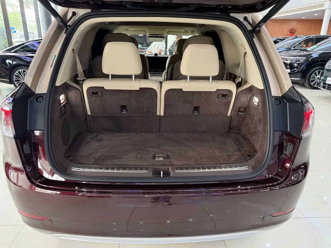 AITO Wenjie AITO M9 2025 Extended Range Ultra 52kWh 6-Seater фото 27
