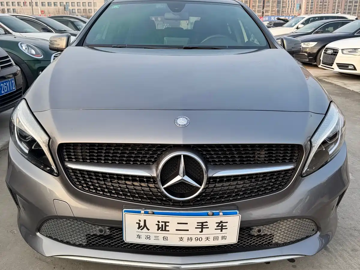 Mercedes-Benz A-Class (Import) 2017 A 200 Dynamic Edition фото 2