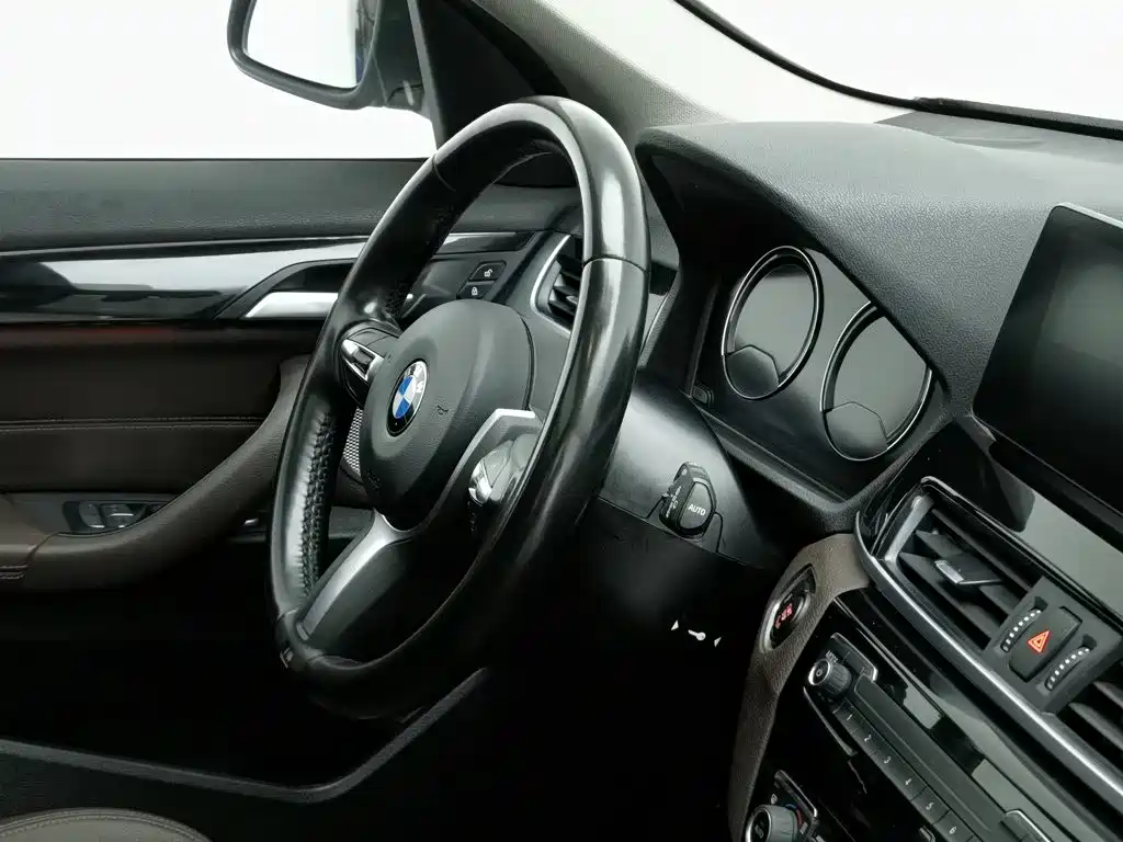Фото 22 - BMW X1