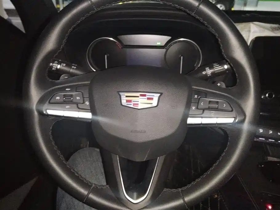 Cadillac CT4 2023 25T Luxury Model фото 15
