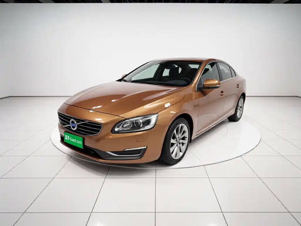 Фото 2 - Volvo S60