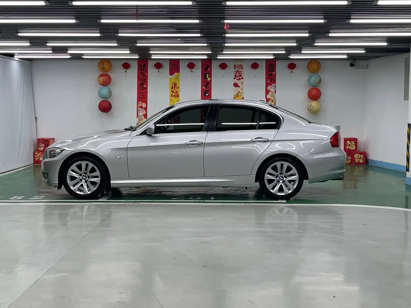 BMW 3 Series 2011 320i Luxury фото 4
